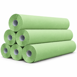 Pack de 6 rollos de papel camilla verde, tumbados y apilados sobre fondo blanco