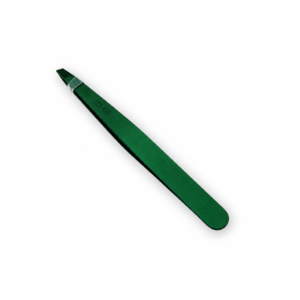 Pinza de depilar de color verde con punta oblicua