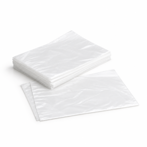 Bolsas de plástico para manicura, apiladas sobre fondo blanco