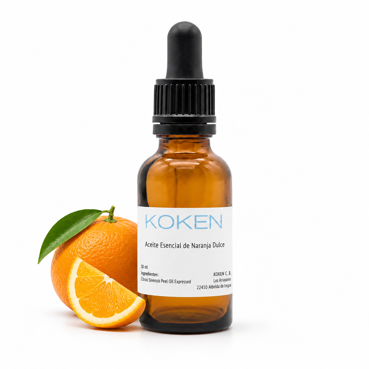 Frasco de aceite de naranja dulce Koken de 30 ml sobre fondo blanco con elemento botánico